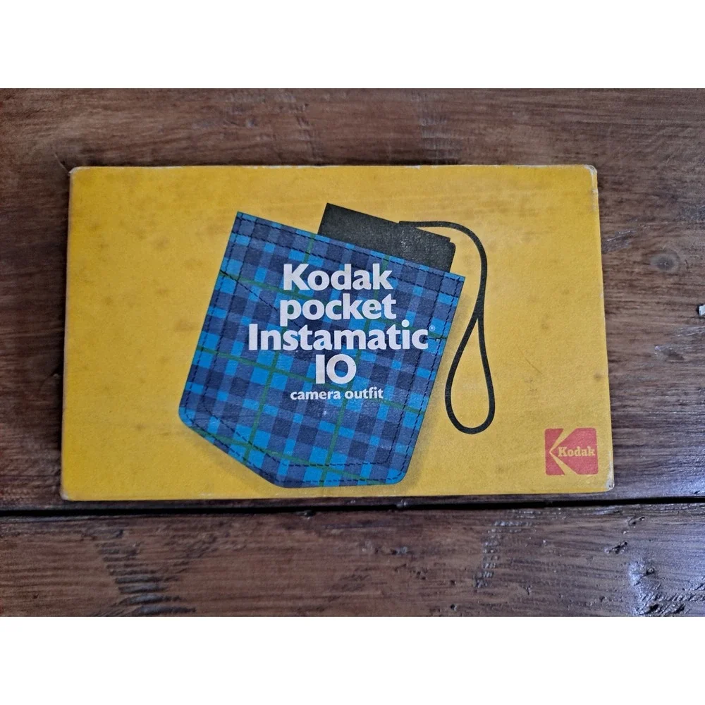 Vintage Kodak‎ Pocket Instamatic 10 Camera Outfit w/ Magicube Extender